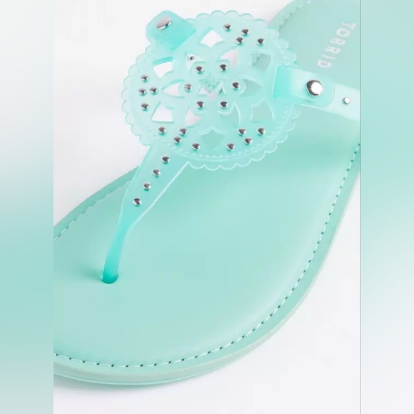 NWT Torrid Medallion T-Strap Sandal - Mint - Silver Studs - 8WW (extra wide) - Picture 3 of 10